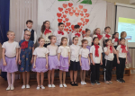 В пушкинском лицее перед мамами выступили маленькие лебеди и юные каратистки