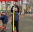 Детские площадки приводят в порядок в Красноармейске после зимы - Regions.Ru