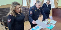 Лучшие детские рисунки о работе полицейских выбрали в Пушкино - Regions.Ru